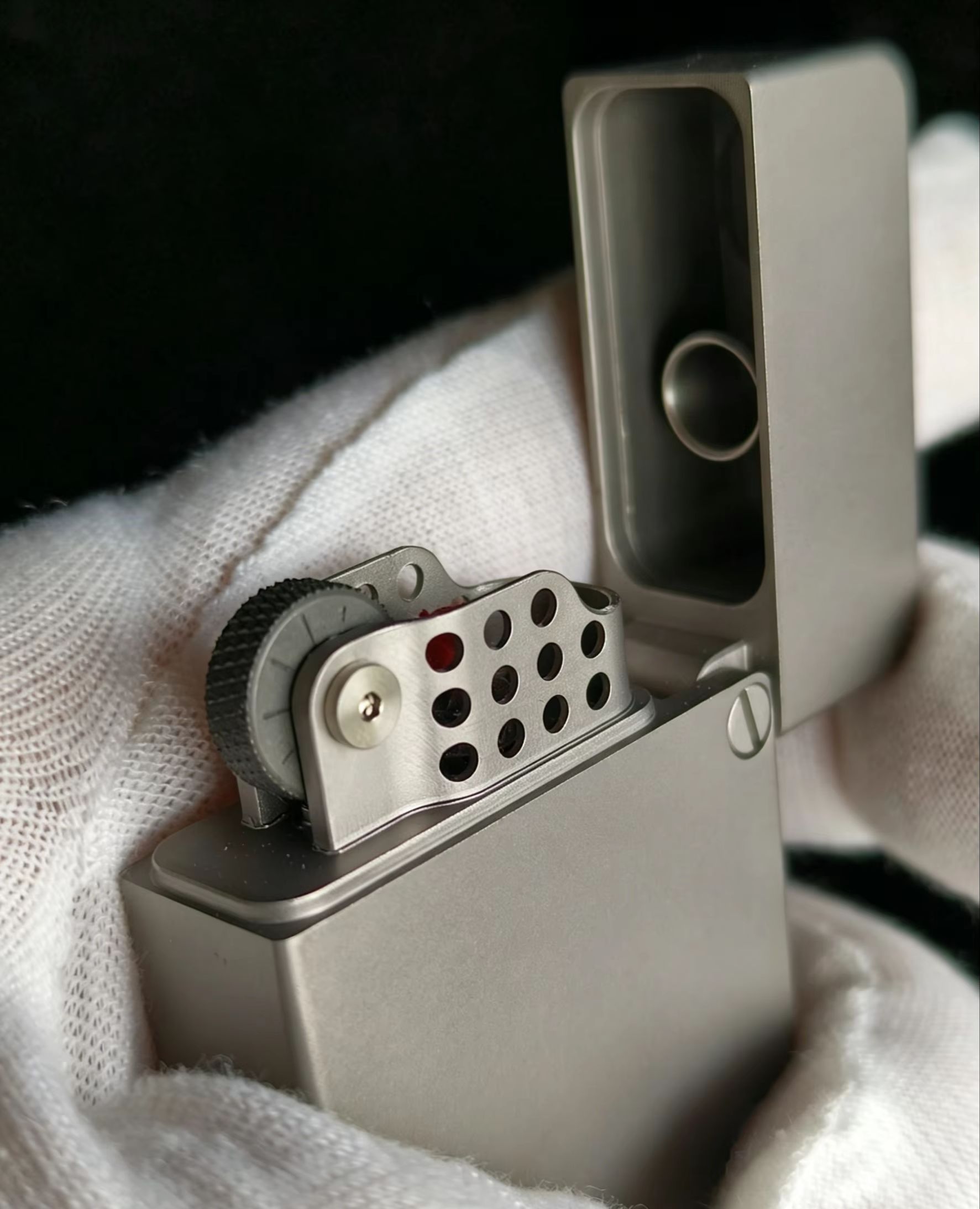 Titanium Alloy Trench Lighter  - Fire Starting Kit recension och pris